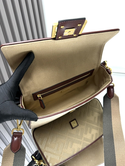 フェンディバッグ素材ディテール